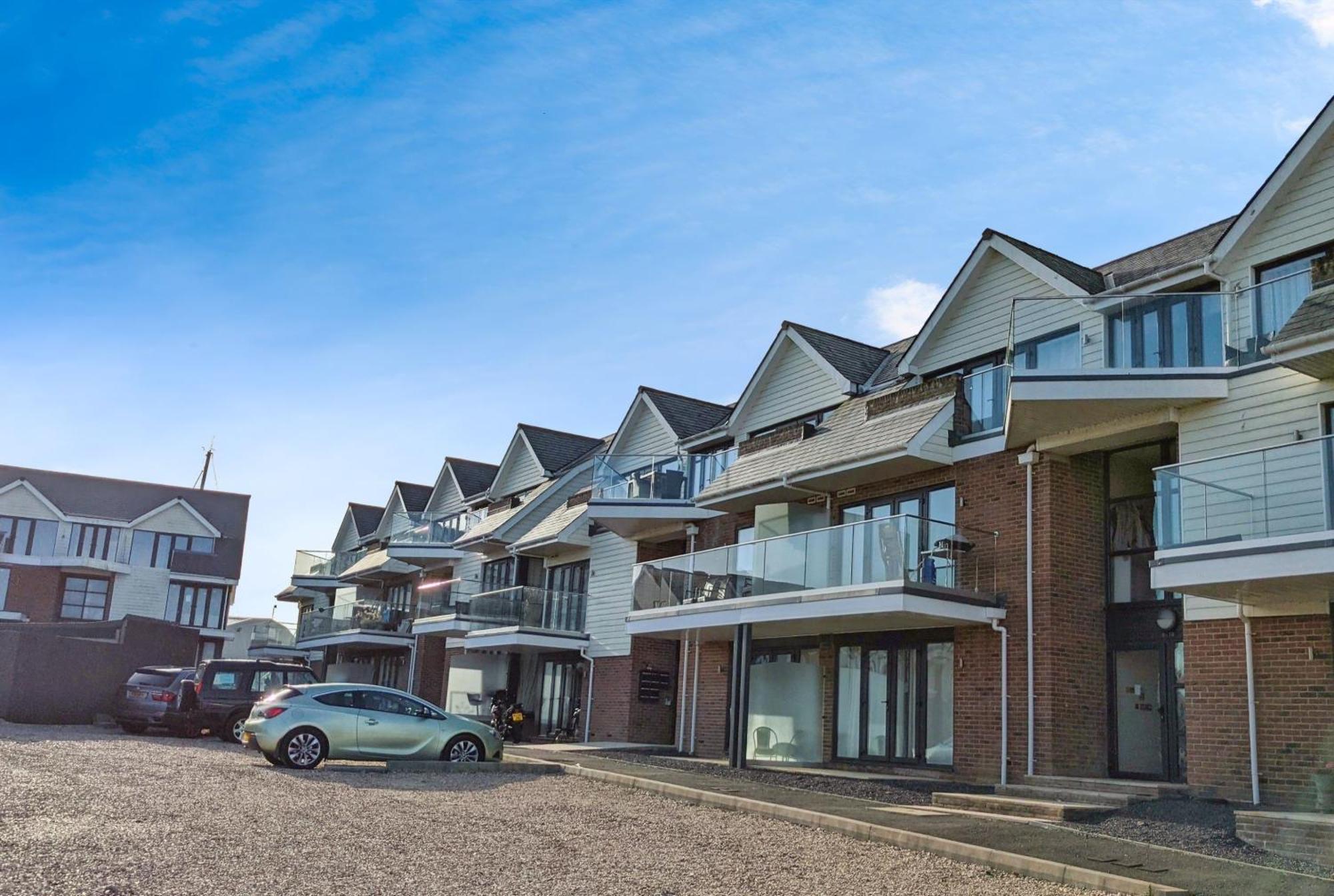 Folly View Villa Newport  Luaran gambar