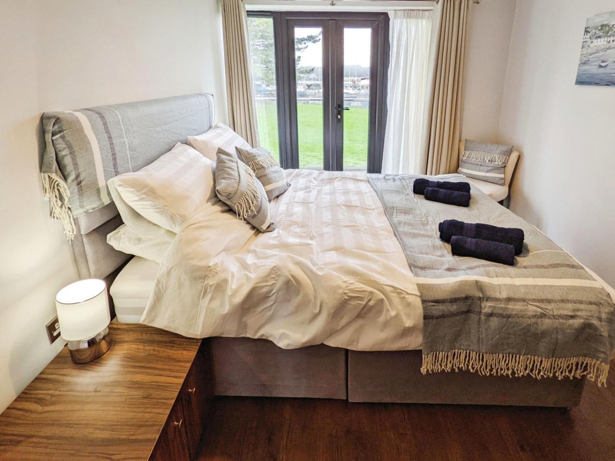 Folly View Villa Newport  Luaran gambar